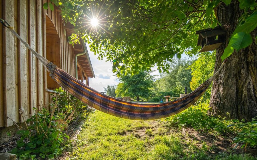 Hängematte im Garten der Alten Brennerei