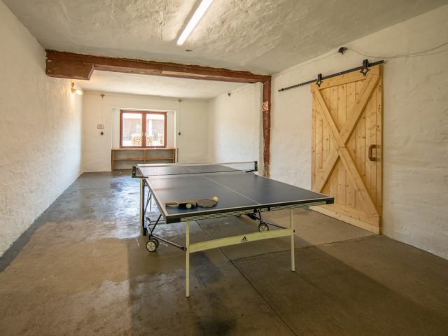 Tischtennisplatte im Außenbereich der Alten Brennerei